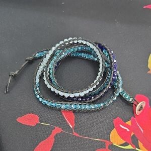 Chic Beaded Wrap Bracelet in Different Shades Of Blue And White